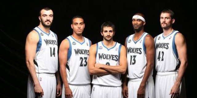 意甲劲旅末分钟遭绝杀，主帅怒斥裁判（意甲强队补时遭绝杀，主帅怒批裁判）