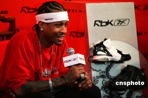 曼联冲击欧冠资格压力巨大（曼联争夺欧冠席位压力山大）