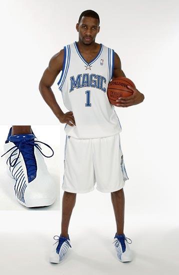 NBA勇士与篮网展开季后赛激烈对决（勇士对阵篮网，季后赛鏖战打响）