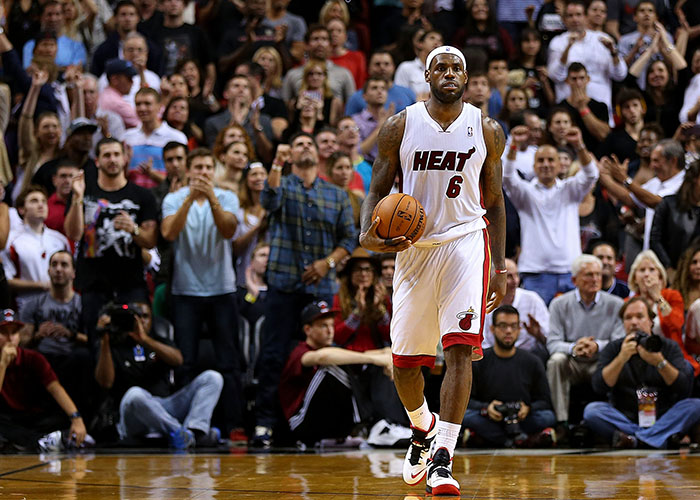 皇马本场25次射门，为本赛季西甲比赛没赢球球队中射门第二多（皇马此役25次射门，位列本赛季西甲未取胜球队射门数第二）