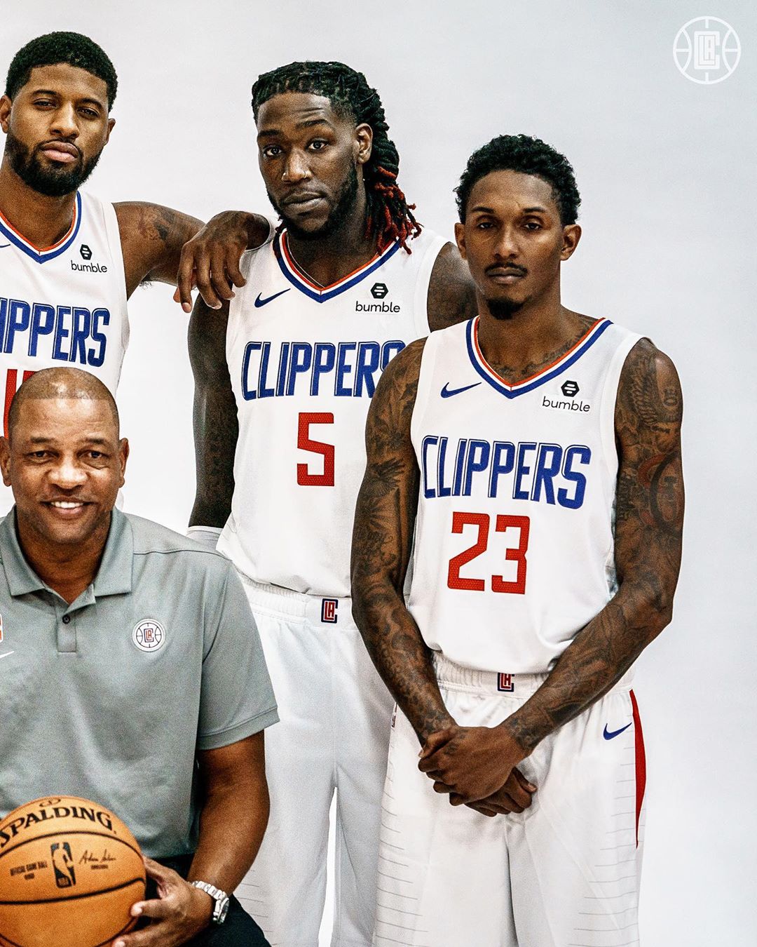 梅西谈布斯克茨和阿尔巴：以夺冠的方式退役非常美好（梅西评布斯克茨与阿尔巴：以冠军身份退役，格外美好）